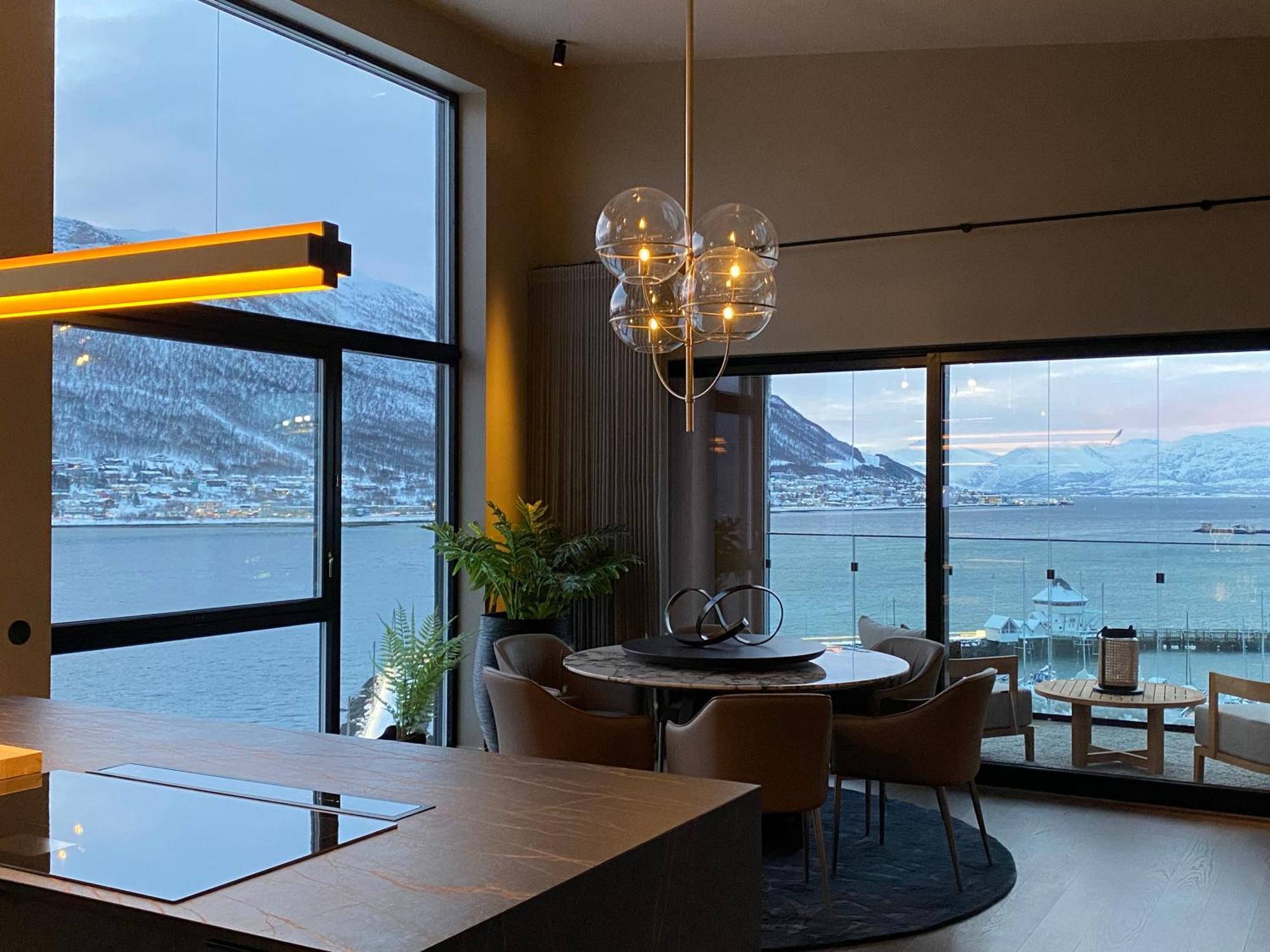 Vindlys Luxury Penthouse Apartment Tromso Exterior photo